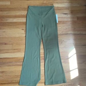 LULU LEMON Groove Pant SHR Flare Size 12